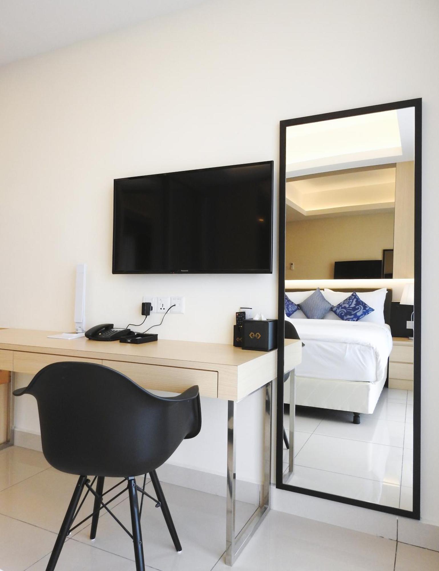 Grand Ion Delemen Hotel Гентинг-Хайлендс Экстерьер фото A television in a hotel room